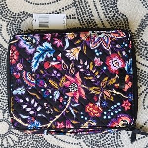 NWT Vera Bradley Iconic Tablet Tamer Organizer in Foxwood